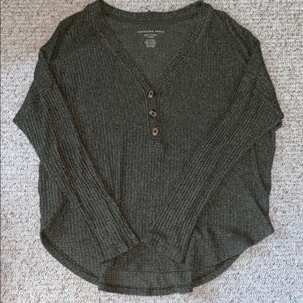 AMERICAN EAGLE top
